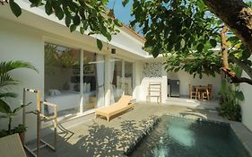 Odika Lovina Villas